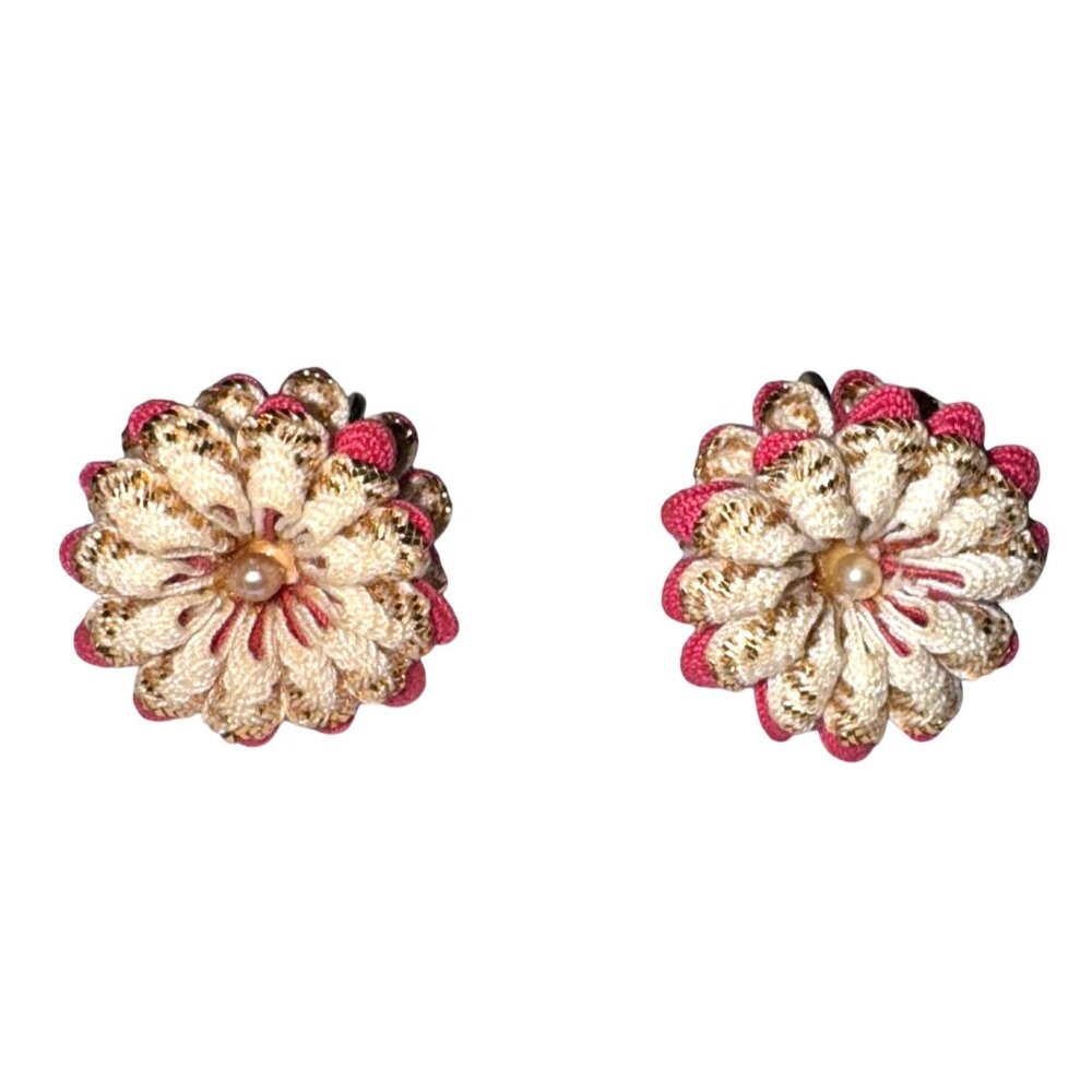Vtg Ribbon Earrings Flower Design Pink Ivory Gold Tone Threading Screw Back Fash